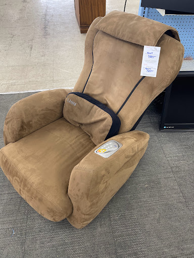 Thrift Store «Grace Centers of Hope Thrift Store», reviews and photos, 5919 Highland Rd, Waterford Twp, MI 48327, USA