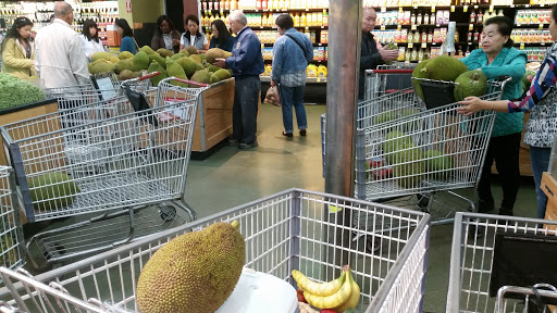 Shopping Mall «Claremont Promenade Shopping Center», reviews and photos, 420 S Indian Hill Blvd, Claremont, CA 91711, USA