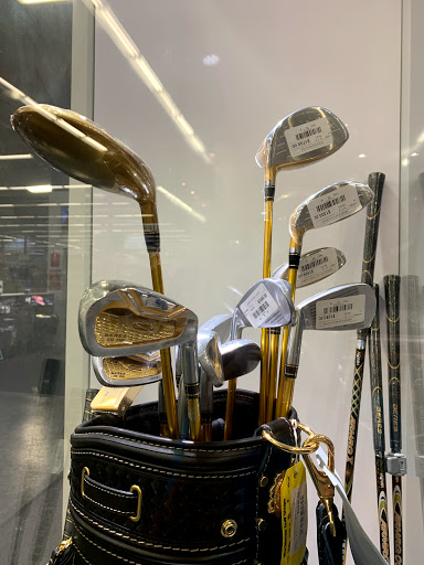 Sporting Goods Store «Roger Dunn Golf Shops», reviews and photos, 1421 Village Way, Santa Ana, CA 92705, USA