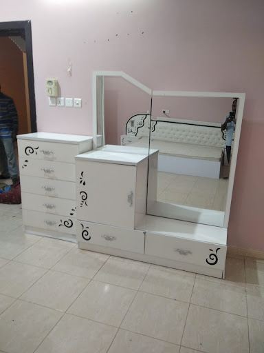 شراء الاثاث ونقل العفش داخل حائل وخارجها 