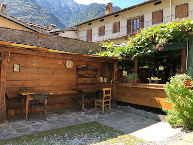 Le Village - Chambres d'hôtes Localita' Plout, 30, 11020 Montjovet AO, Italia