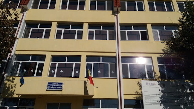 Opinii despre Școala Gimnazială "Sf. Andrei" Brăila în Brăila - Școală