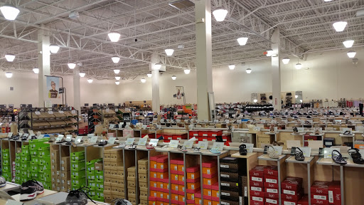 Shoe Store «DSW Designer Shoe Warehouse», reviews and photos, 10515 N Mopac Expy, Austin, TX 78759, USA