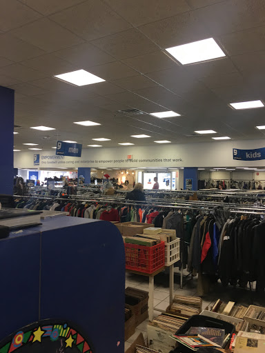 Thrift Store «Goodwill Industries Store & Donation Center», reviews and photos, 561 NJ-23, Pompton Plains, NJ 07444, USA