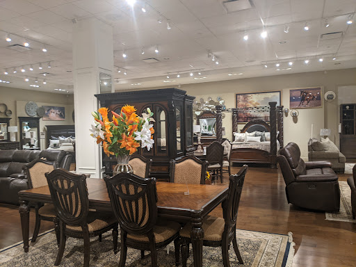 Shopping Mall «Vintage Faire Mall», reviews and photos, 3401 Dale Rd #483, Modesto, CA 95356, USA