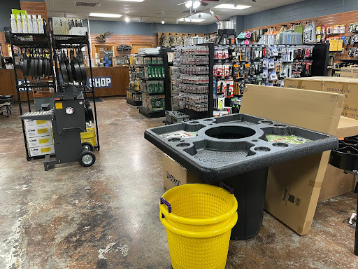 Sporting Goods Store «Bowie Outfitters», reviews and photos, 8630 Perkins Rd, Baton Rouge, LA 70810, USA