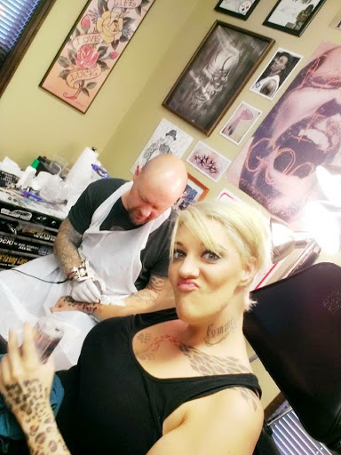 Tattoo Shop «PermaGrafix Tattoo», reviews and photos, 2217 Santiam Hwy SE, Albany, OR 97322, USA