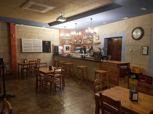 Información y opiniones sobre EL BODEGON DE ARY de La Muela