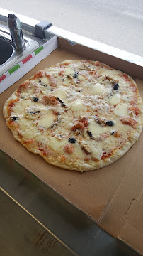 Plats et boissons du Pizzas à emporter PIZZA CHARLY à Bouc-Bel-Air - n°5