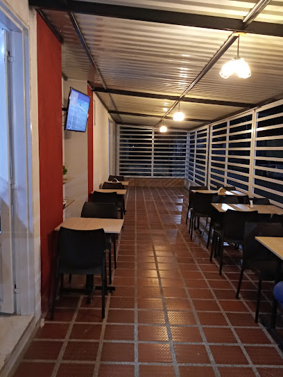 Roca Restaurante, comida rápida - Carrera 1 #13-95, Pitalito, Huila, Colombia