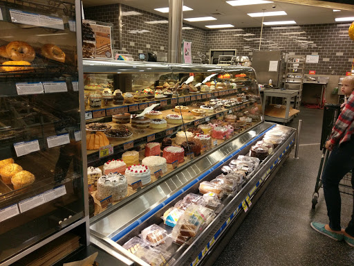 Grocery Store «Harris Teeter», reviews and photos, 3501 Oleander Dr, Wilmington, NC 28403, USA