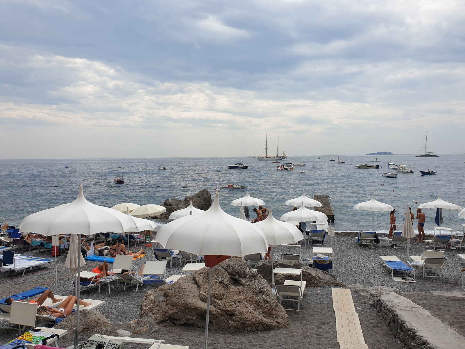 Foto af Spiaggia di via Laurito beliggende i naturområde