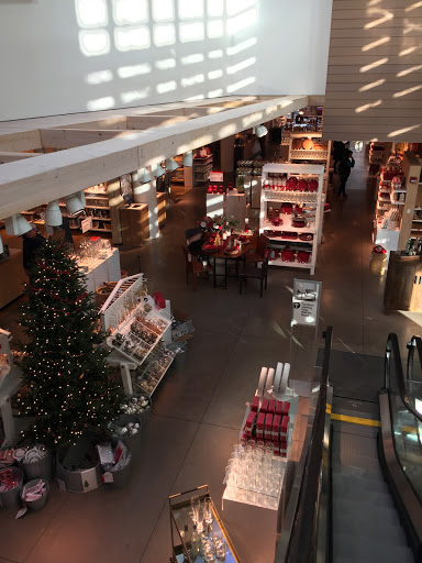 Furniture Store «Crate and Barrel», reviews and photos, 48 S Main St, West Hartford, CT 06107, USA