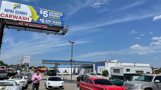 Car Wash «Country Club Car Wash», reviews and photos, 1700 Ford Ln, St Charles, MO 63303, USA