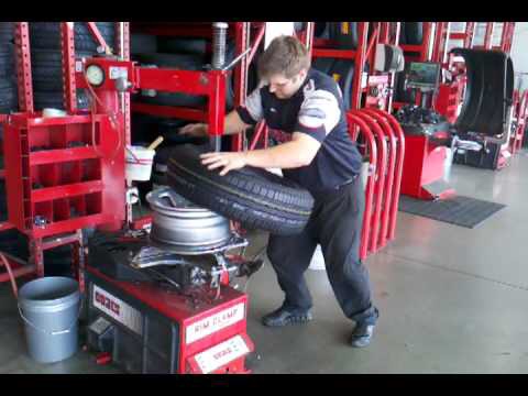 Tire Shop «Discount Tire Store - Arlington, TX», reviews and photos, 1375 NE Green Oaks Blvd, Arlington, TX 76006, USA