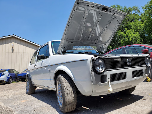 Auto Repair Shop «Mendoza Auto Body Repair», reviews and photos, 7307 McCullom Lake Rd, Wonder Lake, IL 60097, USA