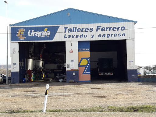 Talleres Ferrero en Riego de la Vega, León