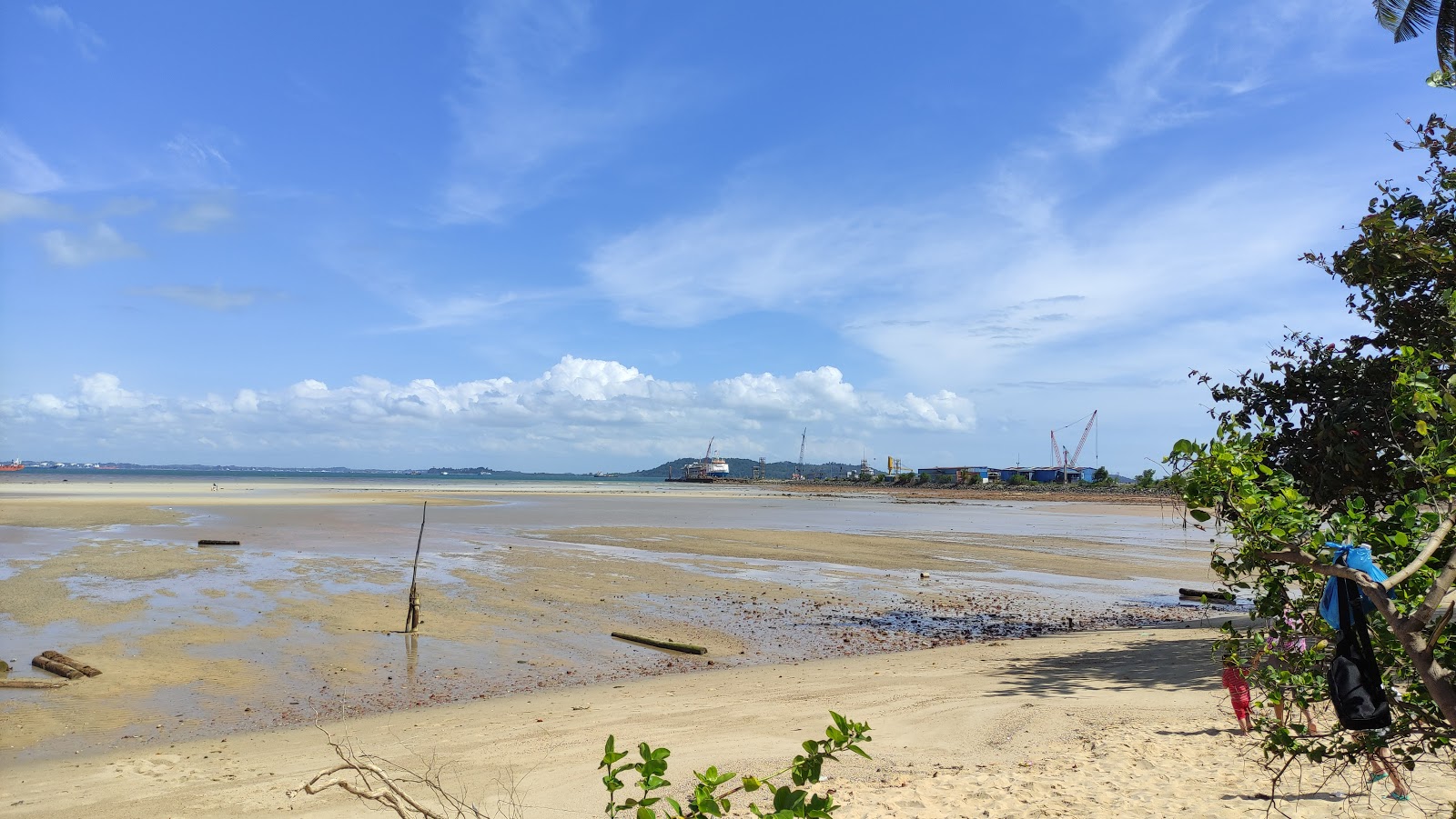 Foto van Pantai Panau en de nederzetting