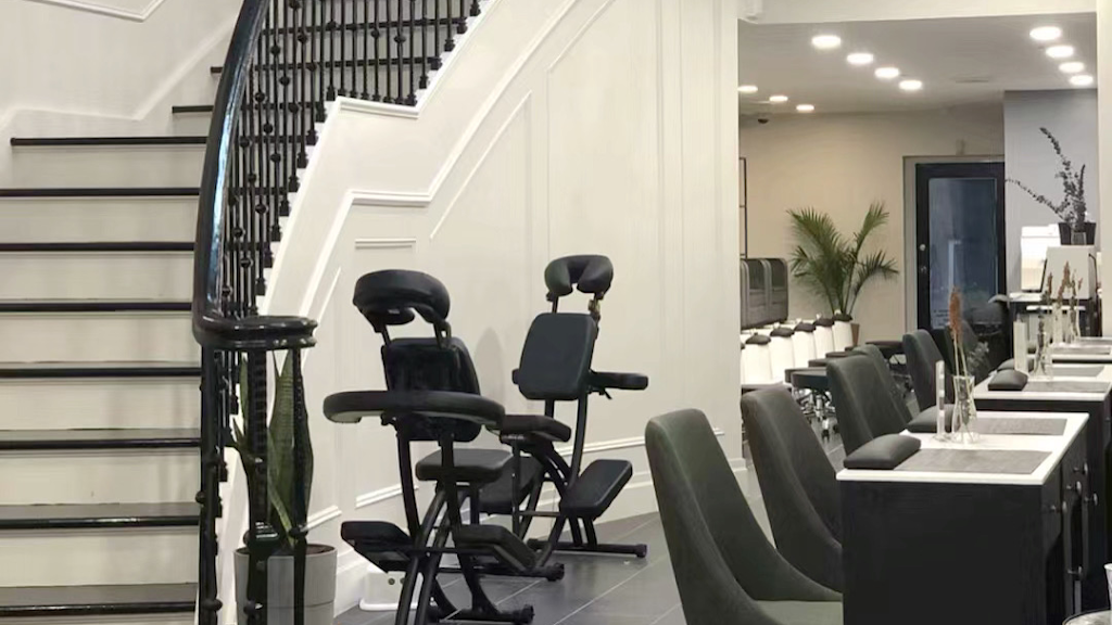 REE Nail & Spa 10128