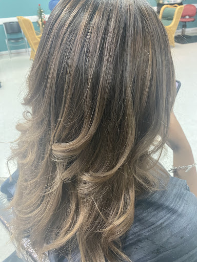 Beauty Salon «Tres Latinas Beauty Salon», reviews and photos, 788 Normandy St, Houston, TX 77015, USA