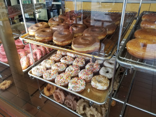 Donut Shop «Happy Donuts», reviews and photos, 305 2nd St NE, Puyallup, WA 98372, USA
