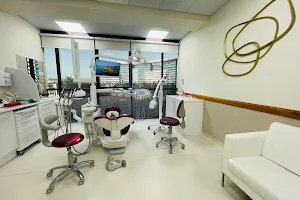 JTS Dental Clinic | عيادة جي تي اس لطب الأسنان image