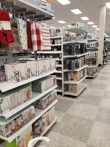 Clothing Store «Ross Dress for Less», reviews and photos, 9727 Laurel Canyon Blvd, Arleta, CA 91331, USA