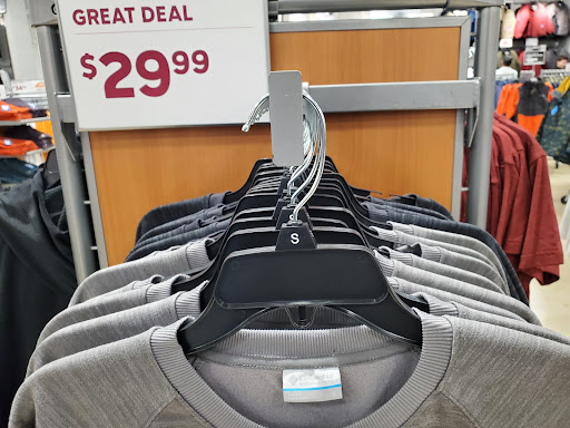 Sportswear Store «Columbia Sportswear Outlet Store at Prime Outlets San Marcos», reviews and photos, 3939 I-35 #340, San Marcos, TX 78666, USA