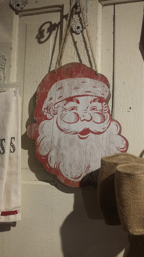 Gift Shop «Sisters Gifts & Boutiques», reviews and photos, 918 10th St, Floresville, TX 78114, USA