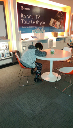 Cell Phone Store «AT&T», reviews and photos, 3014 Bardstown Rd, Louisville, KY 40205, USA