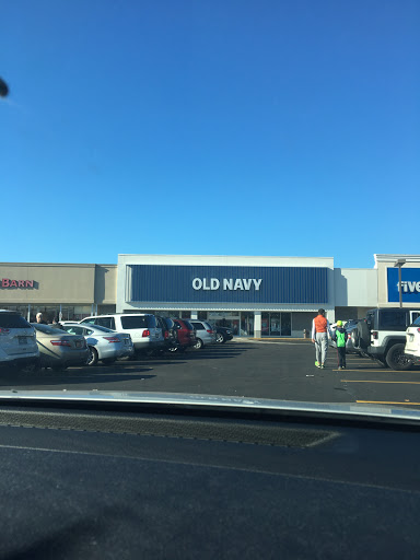 Old Navy, 697 Hillside Avenue, New Hyde Park, NY 11040, USA, 
