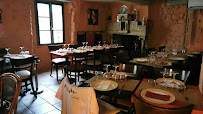 Atmosphère du Restaurant français Le Chaperon Rouge - Restaurant Cannes - n°7