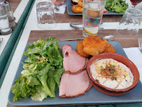 Plats et boissons du Restaurant Auberge Les Enguenelles à Châtelblanc - n°3