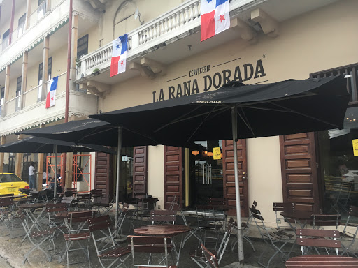 Ecuadorian bars in Panama