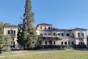 Villa Borromeo d'Adda image