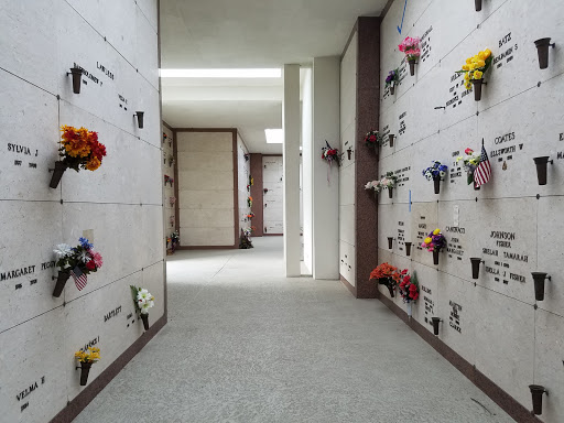 Funeral Home «Hardage - Giddens Greenlawn Funeral Home», reviews and photos, 4300 Beach Blvd, Jacksonville, FL 32207, USA