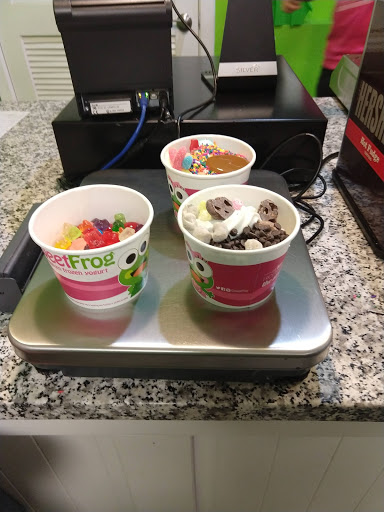 Shopping Mall «Woodmoor Shopping Center», reviews and photos, 10115 Colesville Rd, Silver Spring, MD 20901, USA