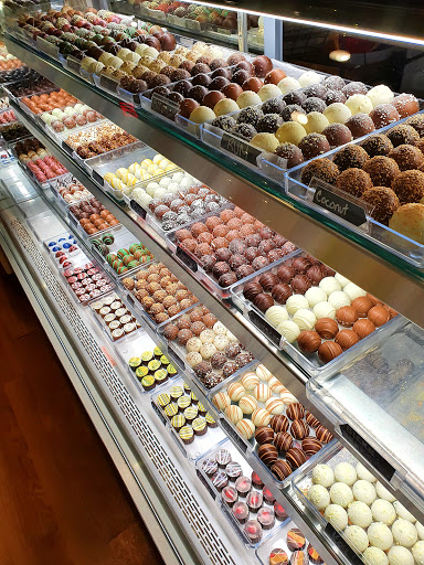 Chocolate Shop «Apple Tree Chocolate», reviews and photos, 754 Asp Ave, Norman, OK 73069, USA