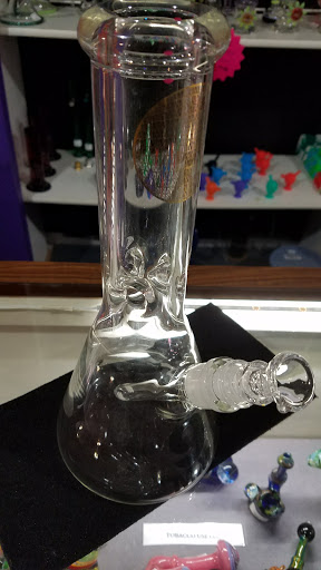 Tobacco Shop «The Glass House», reviews and photos, 536 W Tuscarawas Ave, Barberton, OH 44203, USA