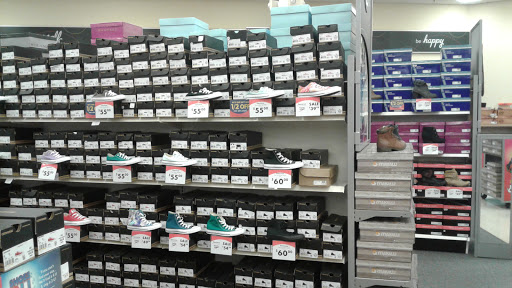 Shoe Store «Shoe Carnival», reviews and photos, 536 Howe Ave, Cuyahoga Falls, OH 44221, USA