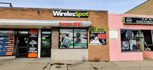Electronics Repair Shop «WirelesSpot», reviews and photos, 1906 Grand Ave, Waukegan, IL 60085, USA