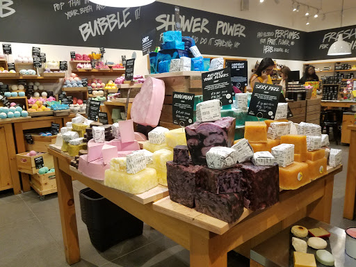 Cosmetics Store «Lush», reviews and photos, 1596 Willowbrook Dr, Houston, TX 77070, USA