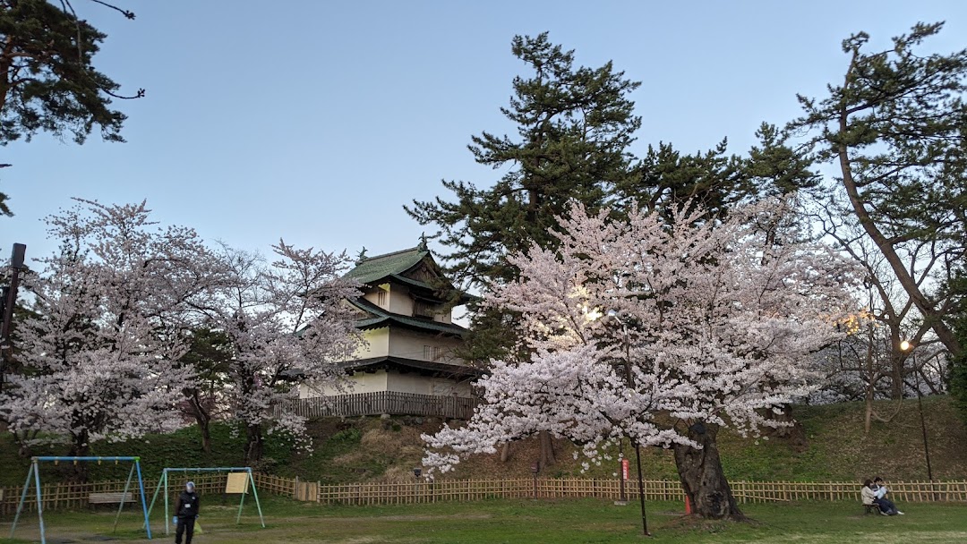 弘前公園 子供向け遊び場 市内で弘前市