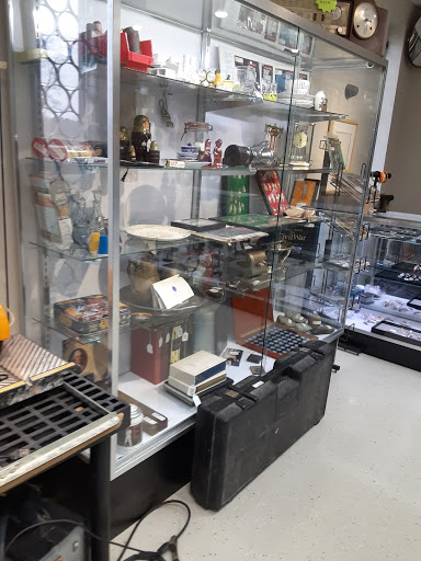 Columbus Pawn, 21-101 N National Rd, Columbus, IN 47201, USA, 