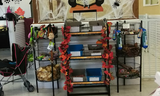 Pet Store «Debbies Pet Boutique», reviews and photos, 431 Center St, Healdsburg, CA 95448, USA