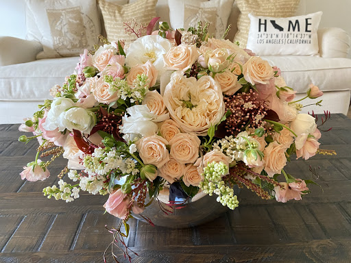 Carolas Floral Designs image