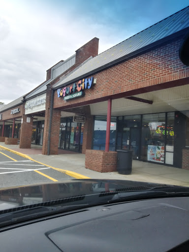 Shopping Mall «Riverdale Shops», reviews and photos, 935 Riverdale St, West Springfield, MA 01089, USA