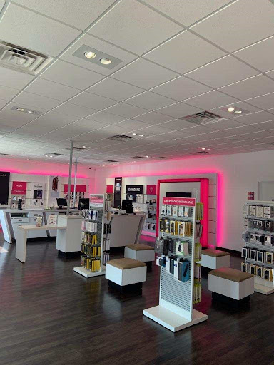 Cell Phone Store «T-Mobile», reviews and photos, 1700 Precinct Line Rd #200, Hurst, TX 76054, USA