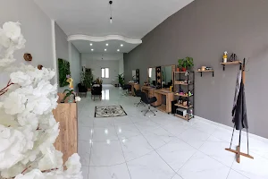 Kübra Kabil Saç Tasarım ve Güzellik Salonu image