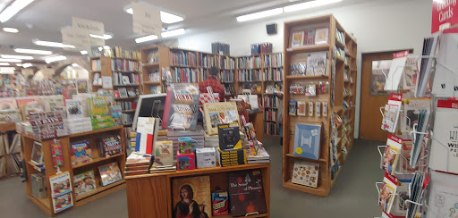 Book Store «Half Price Books», reviews and photos, 2041 Ford Pkwy, St Paul, MN 55116, USA